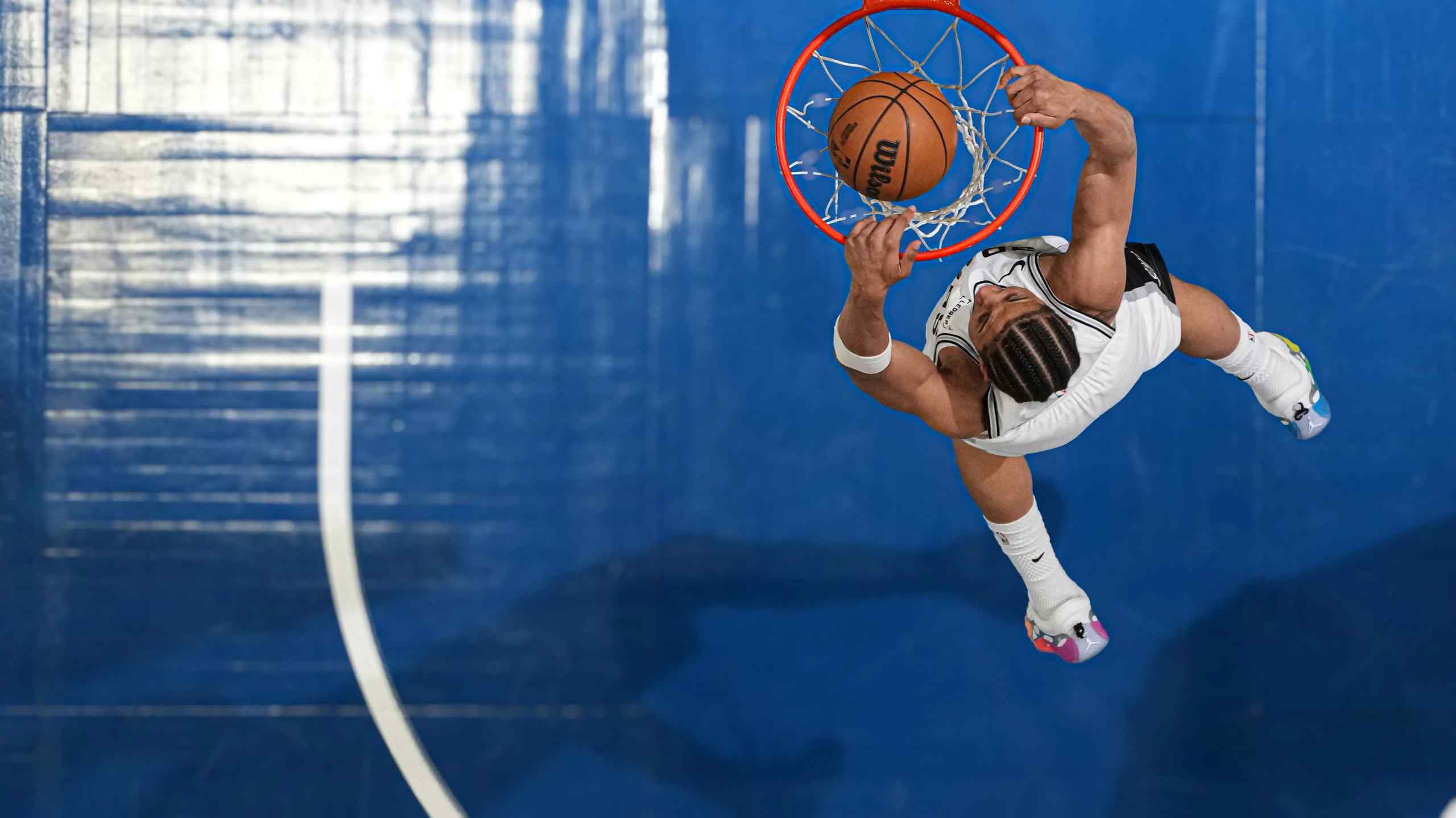 How to Stay Balanced During NBA and NHL Playoff Betting
